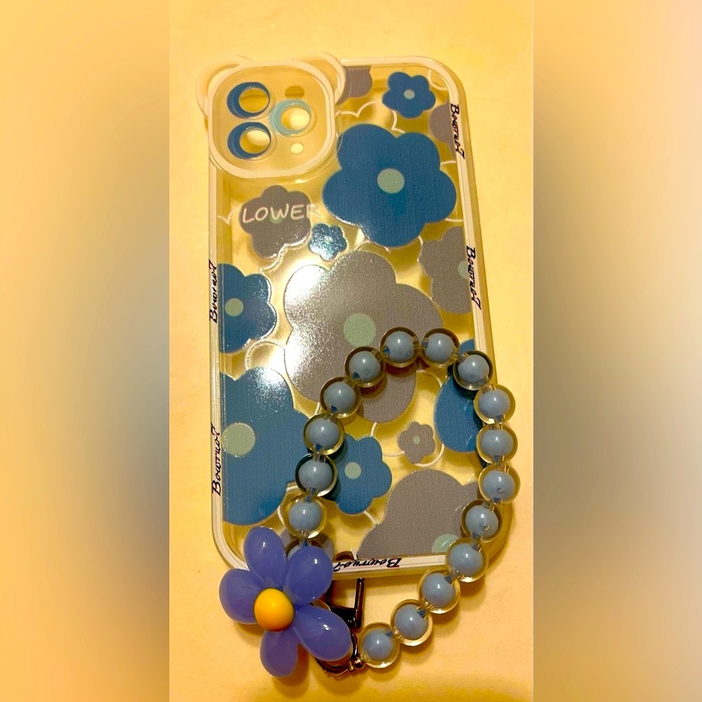iPhone 11 ProMax Clear Blue Flower Prints W/ Matching Wrislet Chain